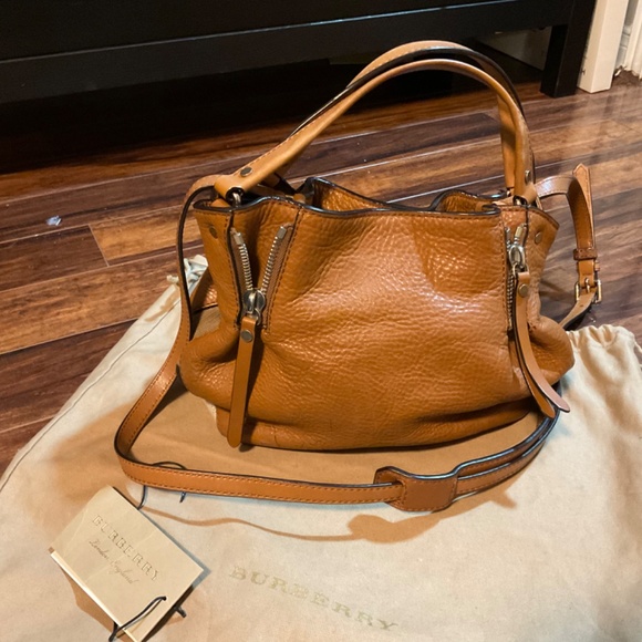 Burberry Crossbody Bag in textured leather - Picture 3 of 9